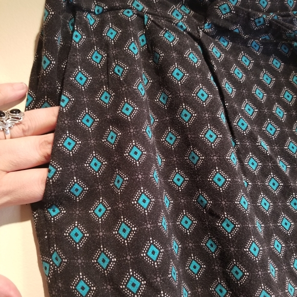 Torrid Geo Print Wide Leg Crop Selftie Pant - Picture 13 of 13